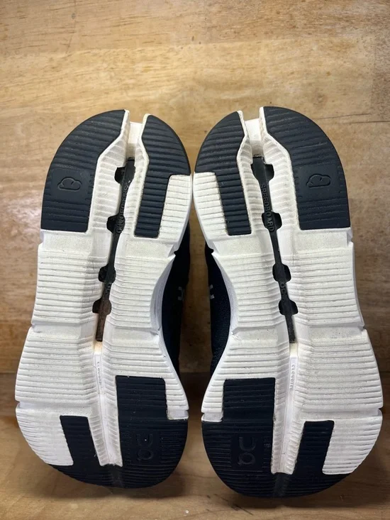 On CloudNova REFLECTIVE Womens Size 7 Running Shoes Sneakers Phantom White - Picture 8 of 12